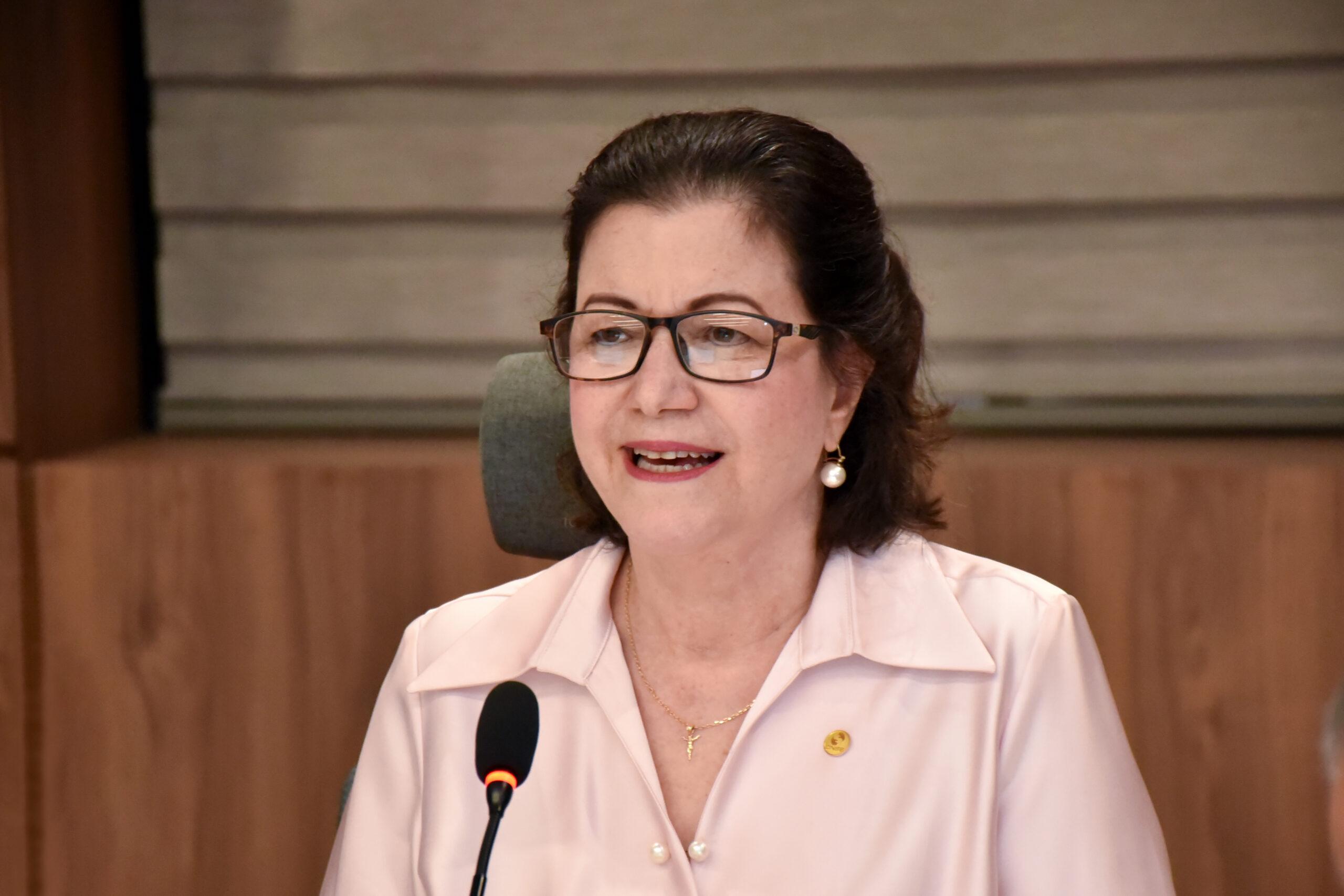 Aura Celeste Fernández R., Gerente General del CNSS